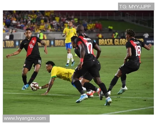 秘鲁与巴拉圭友谊赛精彩对决两队球员展现绝佳技艺与团队合作精神